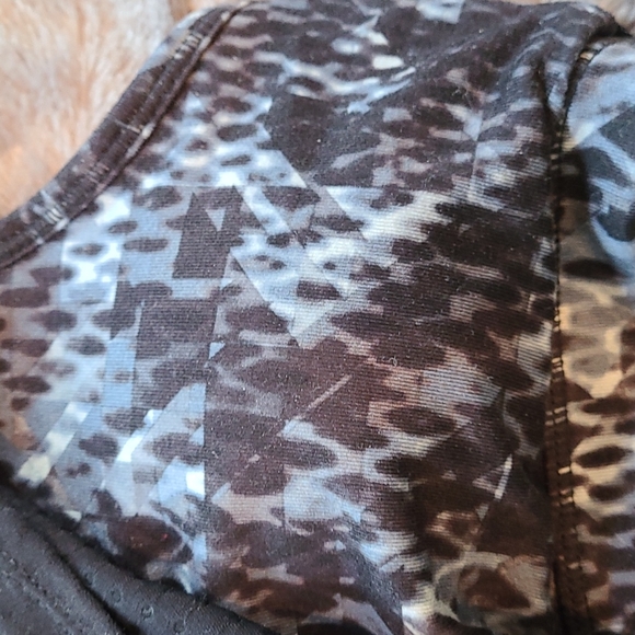 ❌️SOLD❌️ Athleta Cobra Dot Invigorate 2 in 1 Tank - Picture 7 of 10